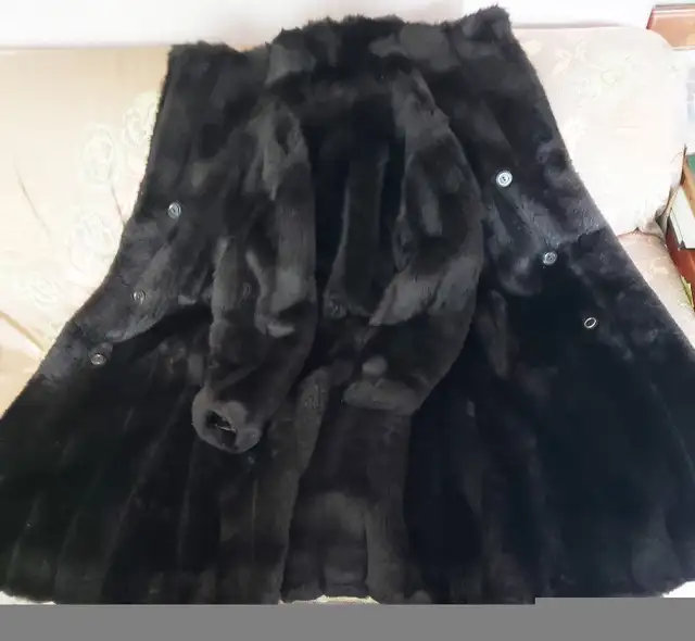 FAUX FUR WINTER COAT S -MANTEAU D'HIVER EN FAUSSE FOURRURE - P in Women's - Tops & Outerwear in Laval / North Shore - Image 9