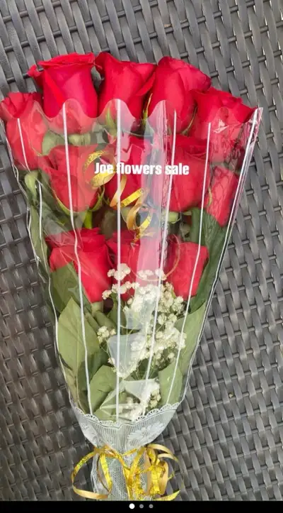 Dozen roses, View more