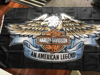 Tres grand drapeau neuf Harley Davidson (5,5 pi x 8 pi)