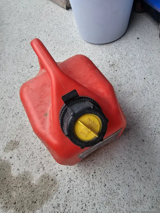 Scepter Gas Can 5 Litre Jerry can NEW in Other in City of Toronto - Image 6