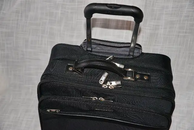 Samsonite Business Laptop Case in Box in Laptop Accessories in City of Toronto - Image 5