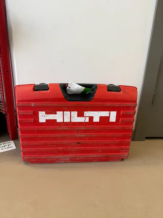 Hilti TE70 Hammer Drill in Power Tools in Calgary - Image 4