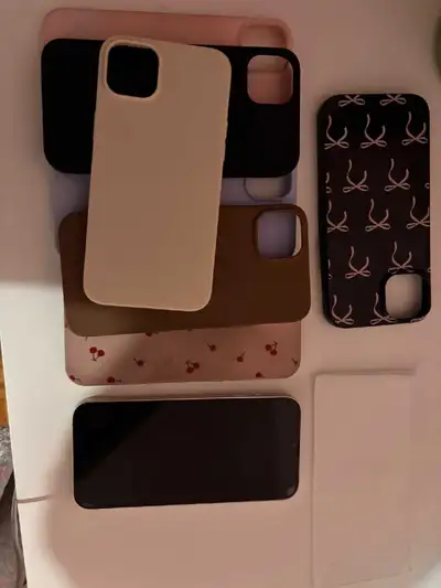 Iphone 14 plus ( 256G) avec accessoires, View more