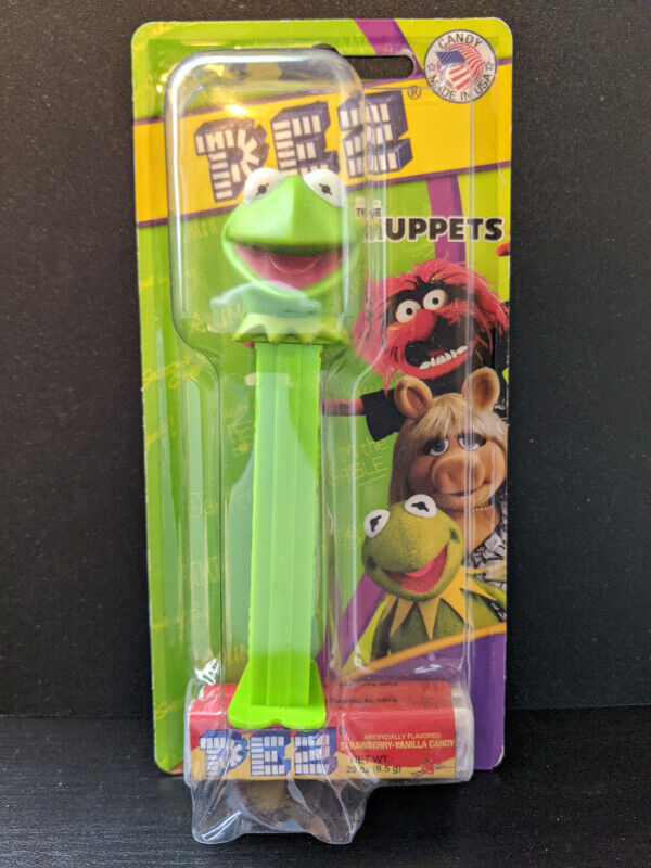 Collectors PEZ - Mickey Mouse Kermit NHL Goalie Mask - Unopened in Arts & Collectibles in Markham / York Region - Image 2