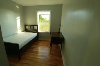 Small room in Dartmouth