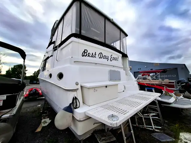 1996 Silverton 372 Motor Yacht in Powerboats & Motorboats in Trenton - Image 6