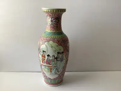 Chinese Family Rose Porcelain Vase Oriental Hand painted 12 1/2'' Made in China $130