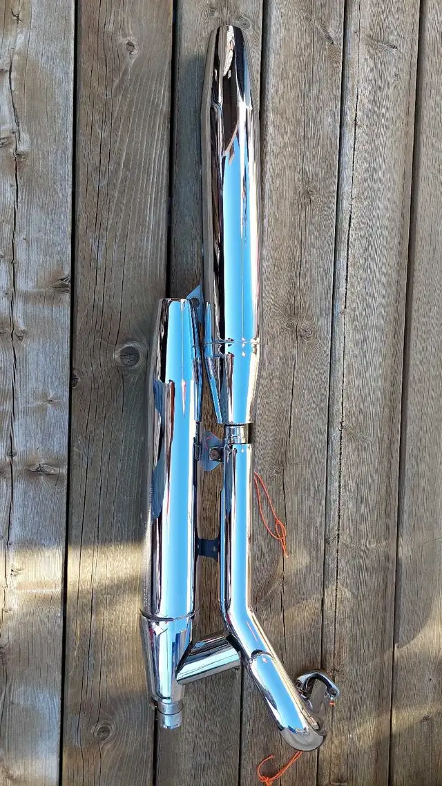 Yamaha Vstar 650 Custom XVS650 Factory Exhaust in Motorcycle Parts & Accessories in Ottawa - Image 3