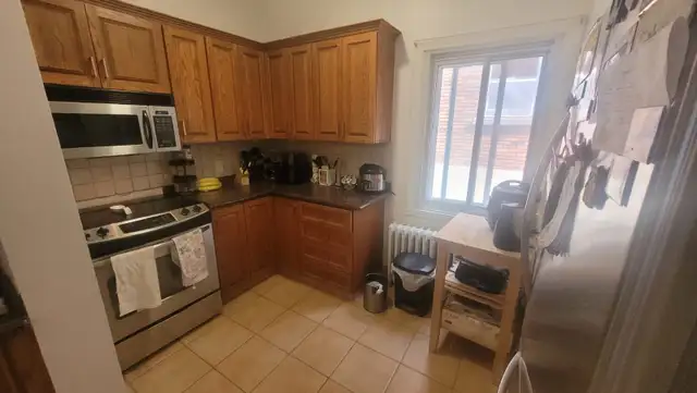 Grand Chambre avec toilet privé en face de HEC, et UdeM in Room Rentals & Roommates in City of Montréal - Image 5