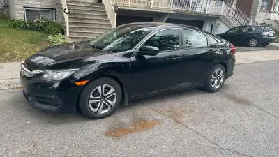 Je vends ma Honda civic 2016 OUI DISPONIBLE , YES AVAILABLE voiture tres economique et tres fiable p...