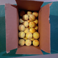 Box of 40 tennis balls
