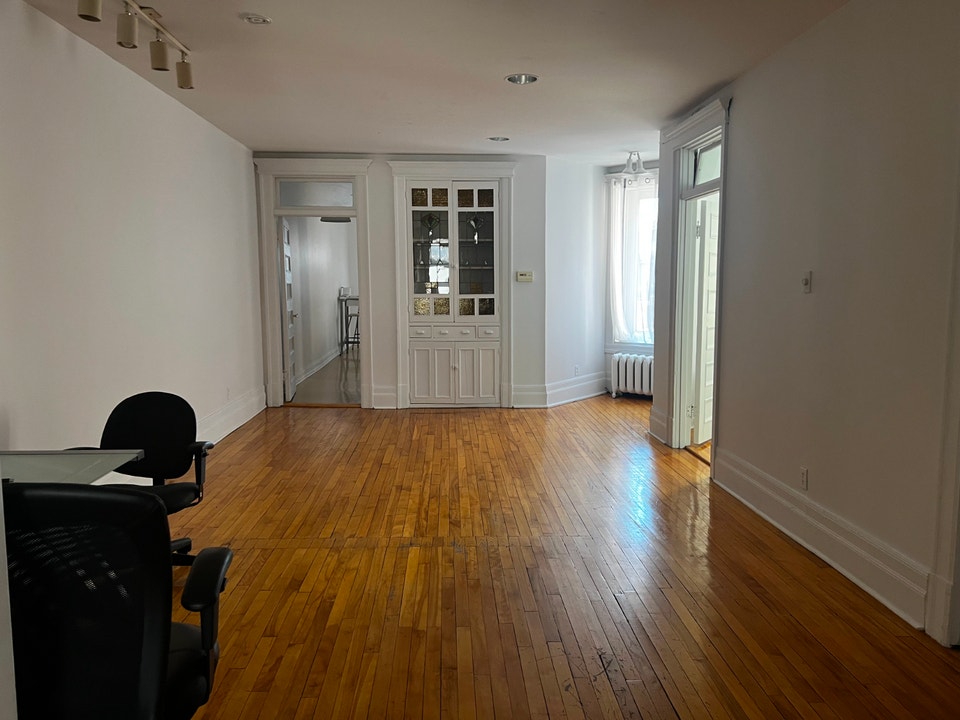 IMMENSE appartement – GRANDE TERRASSE PRIVÉE – MÉTRO JEAN-TALON 3