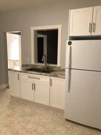 October 1st - This 2 bedroom apartment on Dufferin Street in Bridgewater features a modern and spaci...