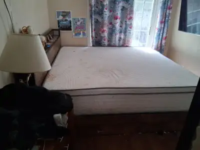 King size bed, View more