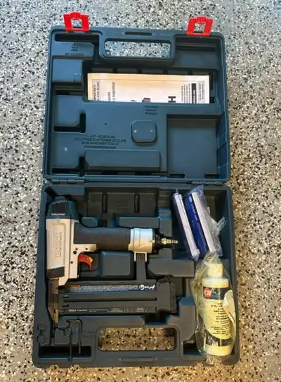Bosch BNS 180-18 Brad Nailer New / Cloueuse de Finition Neuve, View more
