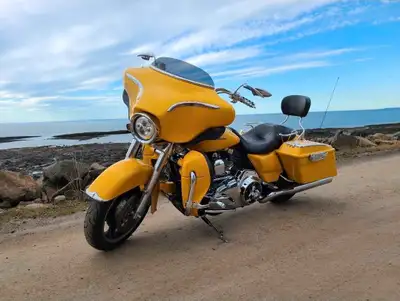 Looking to trade my sweetheart for a different toy I moved down a dirt road and its a long drive to...