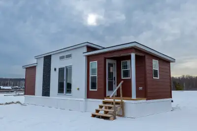 This brand-new 2-bedroom, 1-bathroom Cognashene Cottage offers 540 sq ft of modern, turnkey living o...
