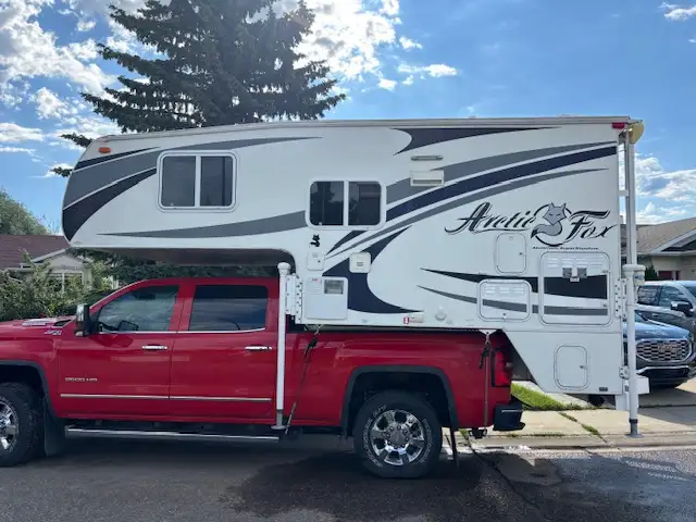 2015 Northwood Arctic Fox 811 Truck Camper in Travel Trailers & Campers in Lloydminster - Image 3