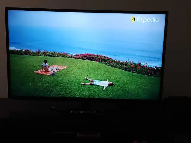 Samsung 50-inch Full HD Smart TV – Excellent Condition! in TVs in Ottawa - Image 8