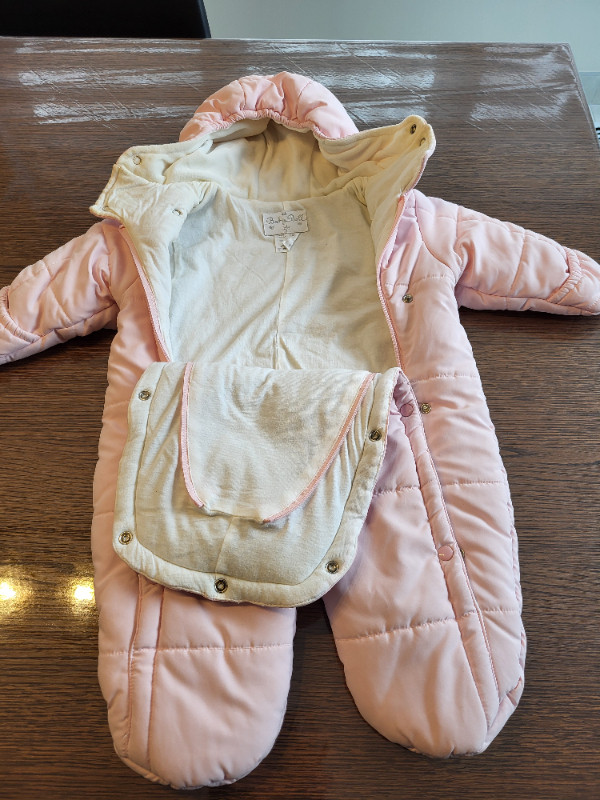 Habit de neige rose - bébé dans Vêtements - 9 à 12 mois  à Laval/Rive Nord - Image 3