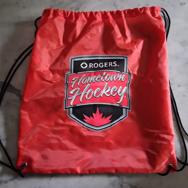 Hockey Town Scarf, Gloves & Hat in Hockey in Windsor Region - Image 6