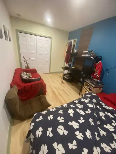 [1 chambre dans une coloc de 3] [Dès Maintenant] [750$] Hello à tous/toutes ! Après presque 1 an et...