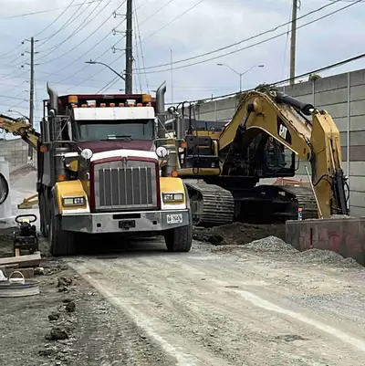**Hiring Dump Truck Drivers  /  Full-Time, View more