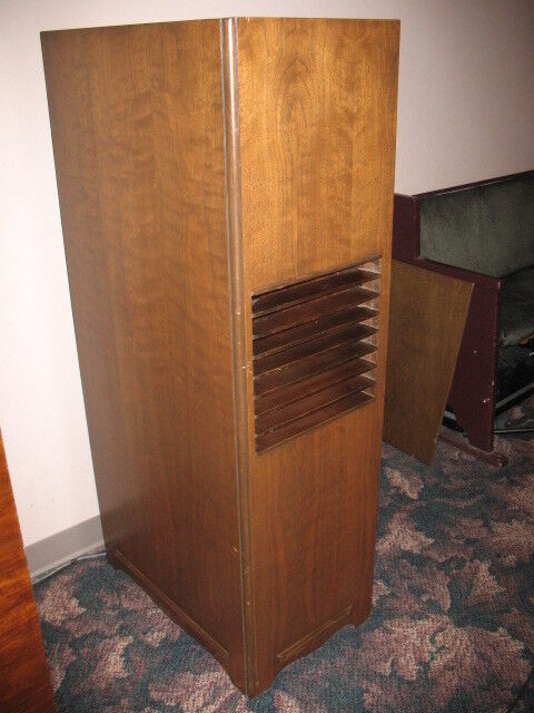 Wanted: Old Hammond Tone speaker cabinet D20 DR20 ER20 etc in Pianos & Keyboards in Edmonton