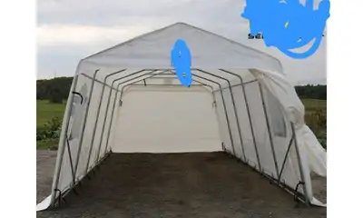 Toile pour abri auto 11x8x20 pieds (LxHxP) neuve. Pochettes au bas de la toile (non montrées) pour i...
