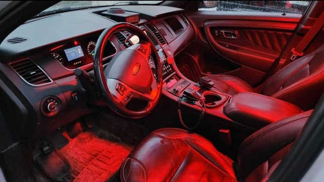 2013 Ford Taurus Police Interceptor Sedan AWD 3.5NA in Cars & Trucks in Belleville - Image 4