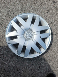 Toyota Sienna Wheel Cover