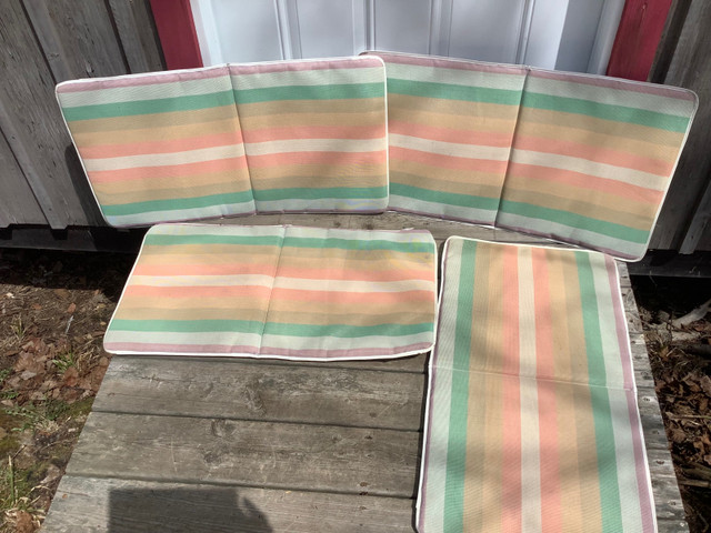 4 outdoor chair pads $10 in Patio & Garden Furniture in Gatineau - Image 4