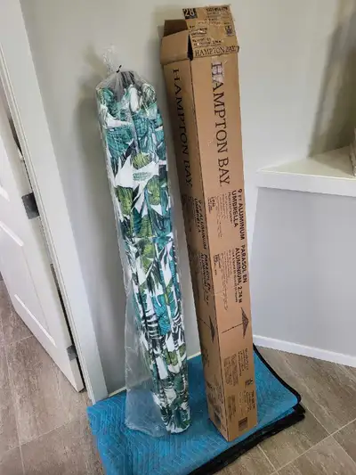 Brand NEW!! (Removed From The Box For Pictures Only), HAMPTON BAY 9 FOOT Patio Umbrella. Water Resis...