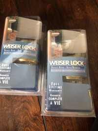 Weiser privacy push and turn lock door knobs