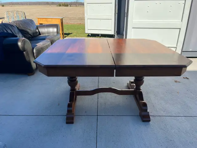 Walnut Dining Table & 6 Chairs in Dining Tables & Sets in Chatham-Kent - Image 3