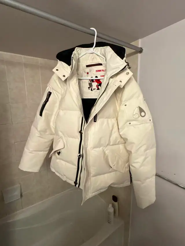 Moose Knuckles down puffer jacket ice in Men's in City of Toronto - Image 4