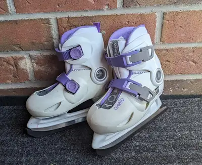 Girls Ice Skates Size Jr. 9 and Jr. 10, View more