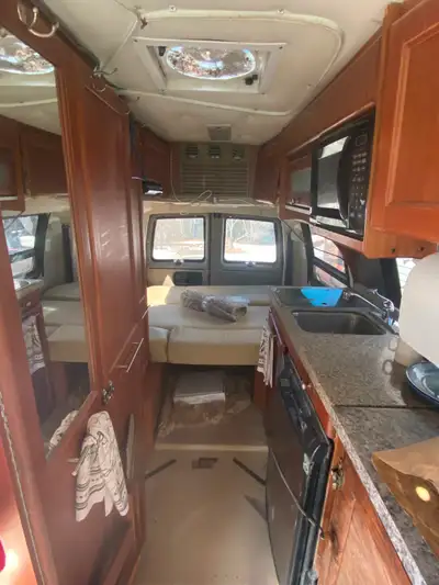2012 Roadtrek 190 Versatile MH (Class B Motorhome) 235,000 kms Being sold as is, currently licenced...