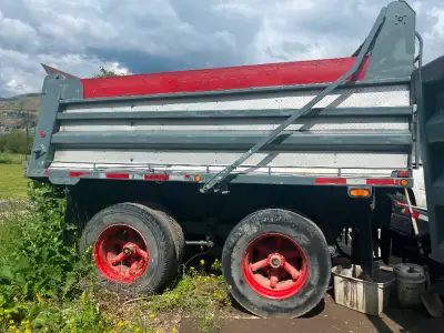 Tandem gravel trailer for sale. This is a 1978 Brentwood. very little if any rust. wiring is clean....