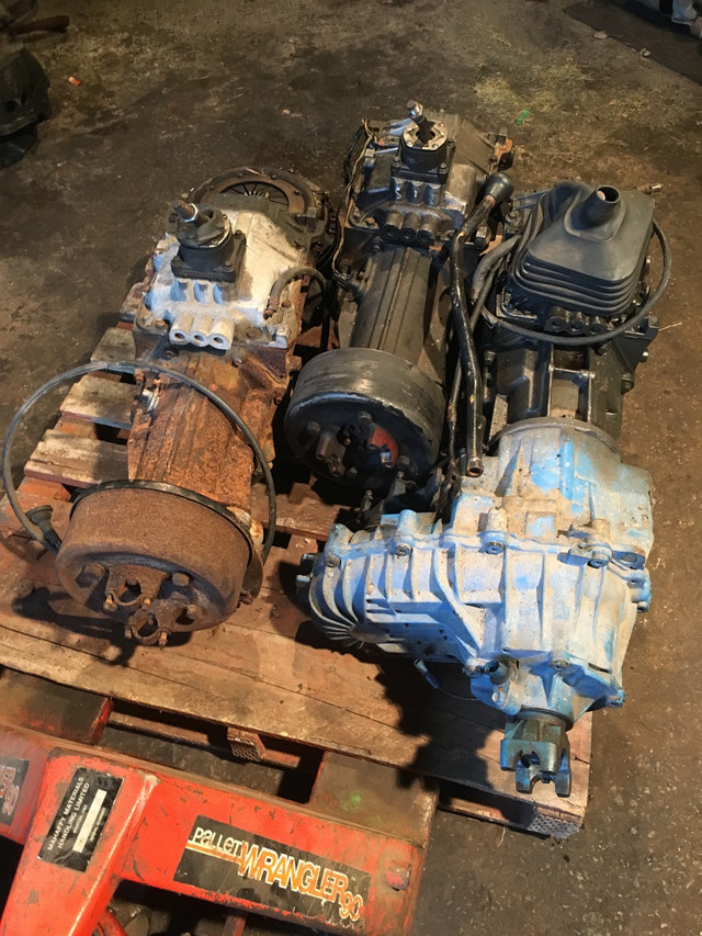 NV4500 5 SPEED MANUAL TRANSMISSION in Transmission & Drivetrain in St. Catharines