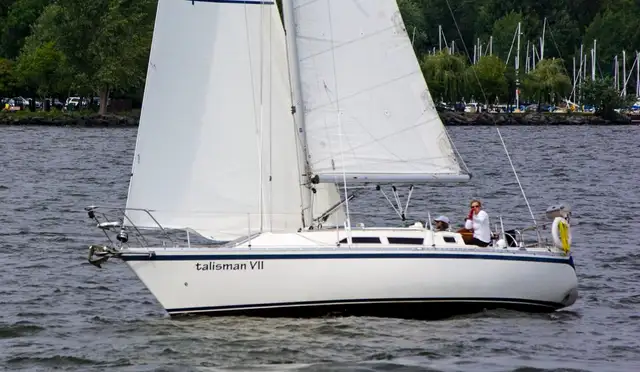 CS 33 Voilier / Sailboat Superb Condition! in Sailboats in City of Montréal - Image 3