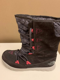 The North Face Women Boots size 9 - $50