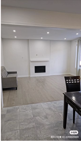 a beautiful private room in  detached house in Keswick for lease in Room Rentals & Roommates in Markham / York Region - Image 4