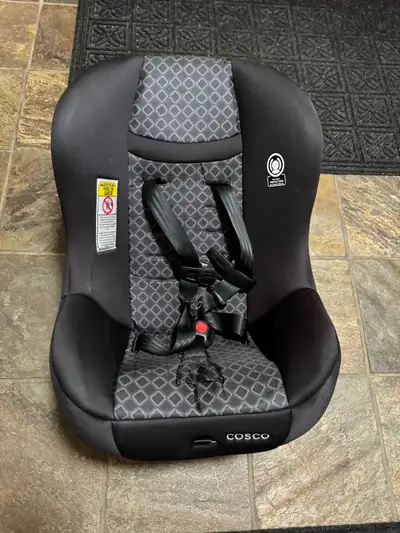 COSCO Scenera Next Car Seat - basically new, View more