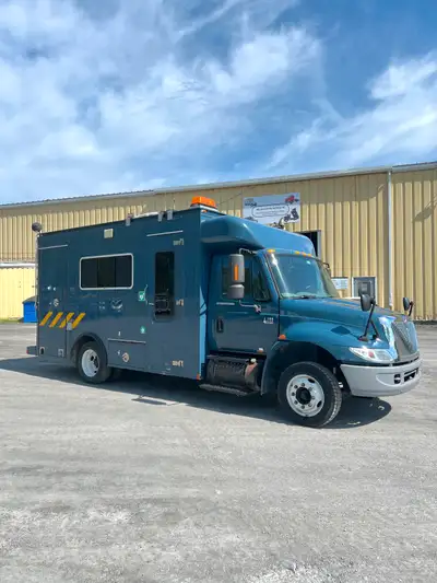 2005 International 4200 Service / Utility Truck Inspection : Sold WITH NEW Inspection Engine : Inter...