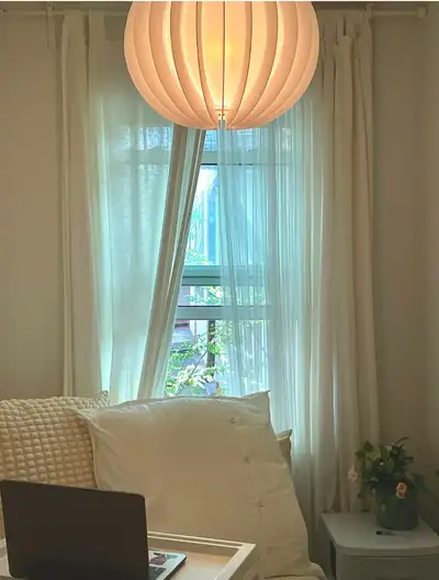 This Newly renovated single suite is located on a beautiful quiet street with all the shops and amen...