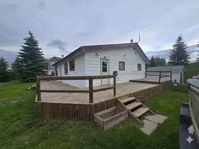 REDUCED. Older farm house to be moved. Located by Leedale, AB. All moving costs are the responsibili...