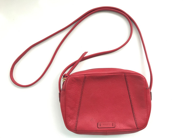 Fossil Leather Crossbody Crossshoulder Bag Purse in Women's - Bags & Wallets in City of Toronto