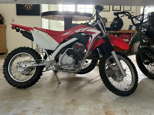 2018 CRF125F for sale in Dirt Bikes & Motocross in Grand Bend - Image 2