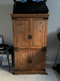 Armoir / wardrobe cabinet